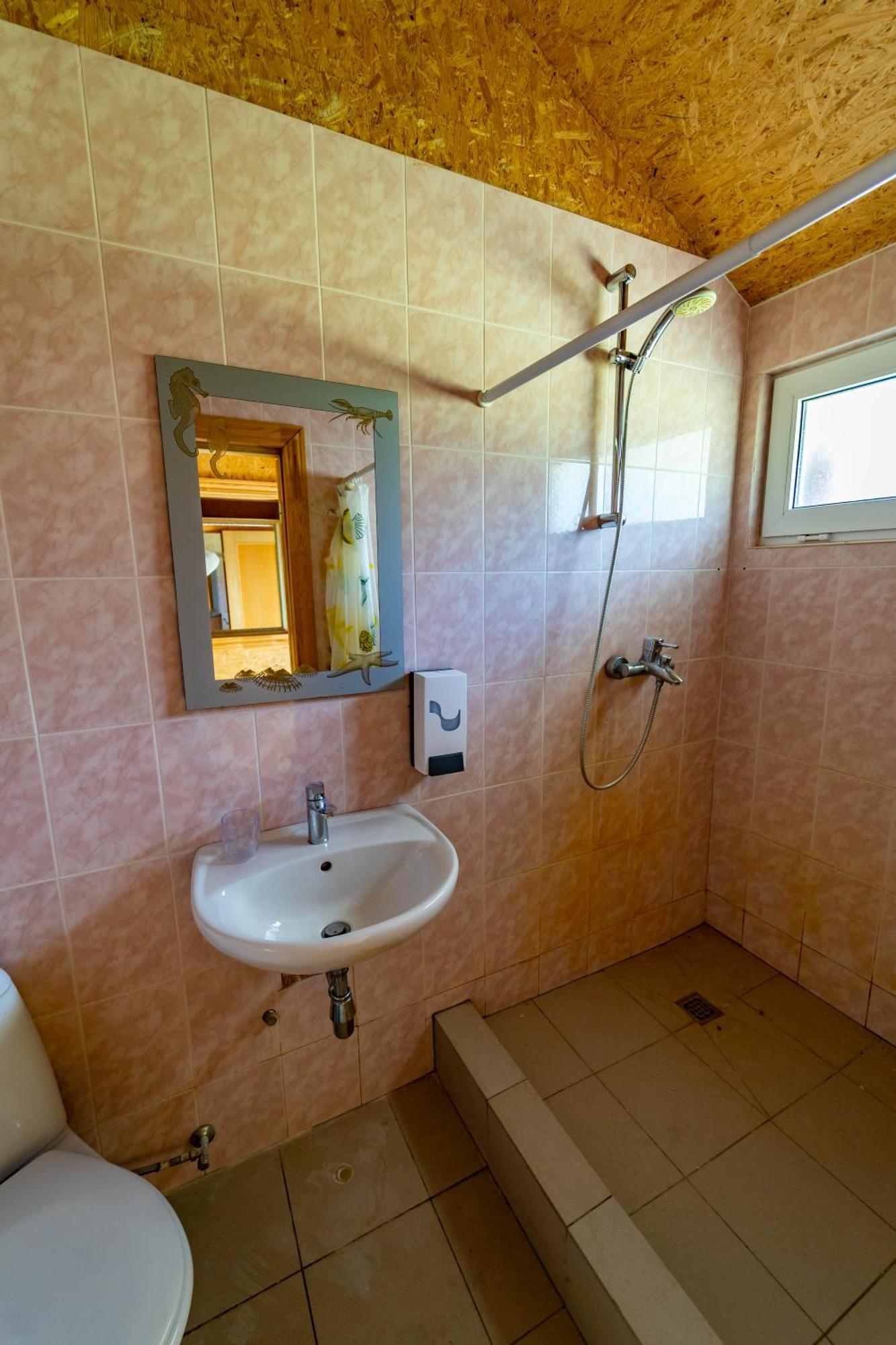 Imantas Nams Hotel Jurkalne Room photo
